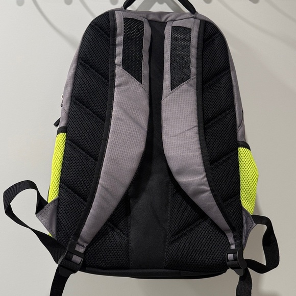 NWOT Heather Gray Backpack with Durable Fabric and Padded Straps - Picture 5 of 7